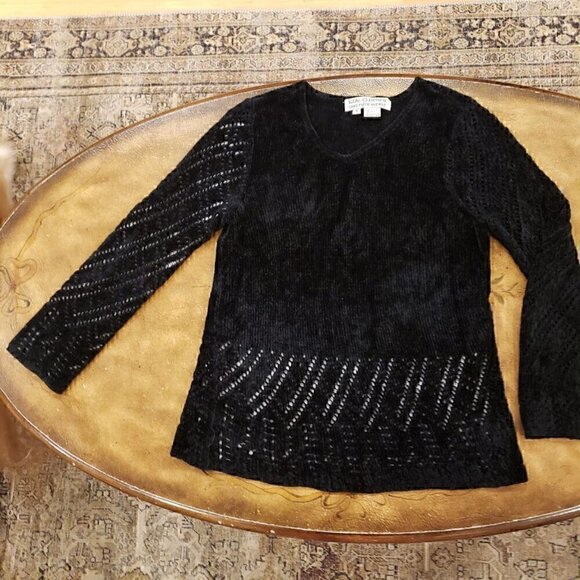 Like NEW Real Clothes Saks Fifth Avenue Black V-Neck Sweater with Knit Accents - Picture 2 of 7